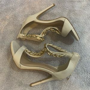 Nude 5 inch heels with chain accent size 7